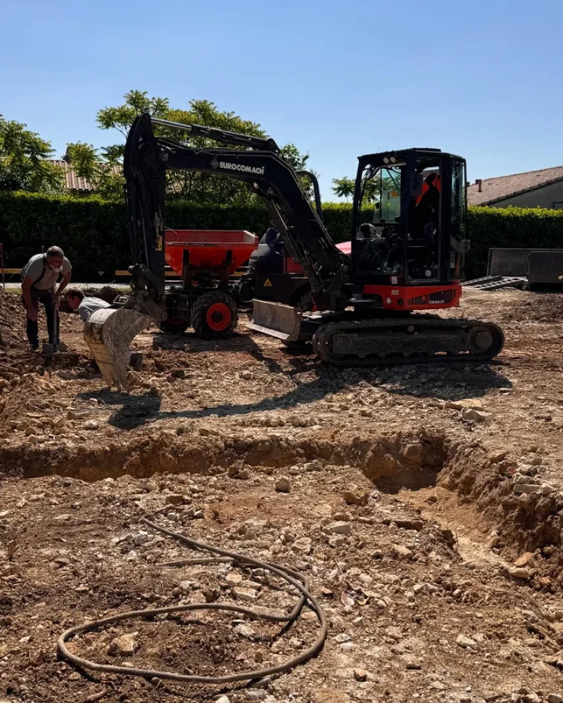 realisation-terrassement-demoliti-les-batisseurs-charentais-entreprise-de-renovation-saint-sauveur-d-a (4)