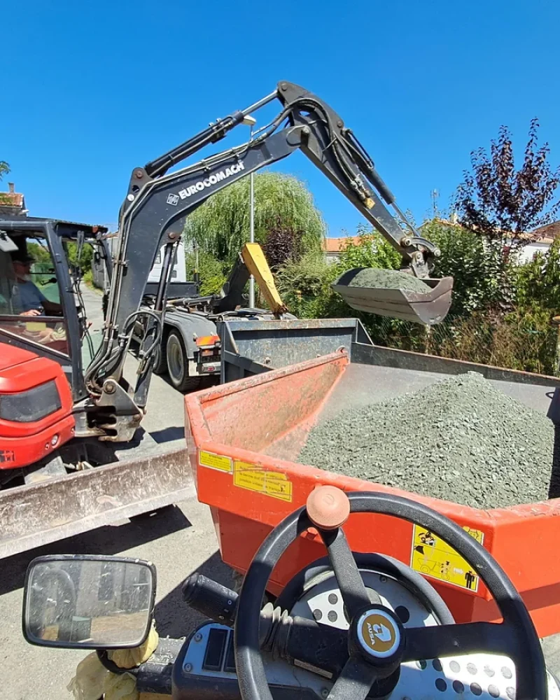 realisation-terrassement-demoliti-les-batisseurs-charentais-entreprise-de-renovation-saint-sauveur-d-a